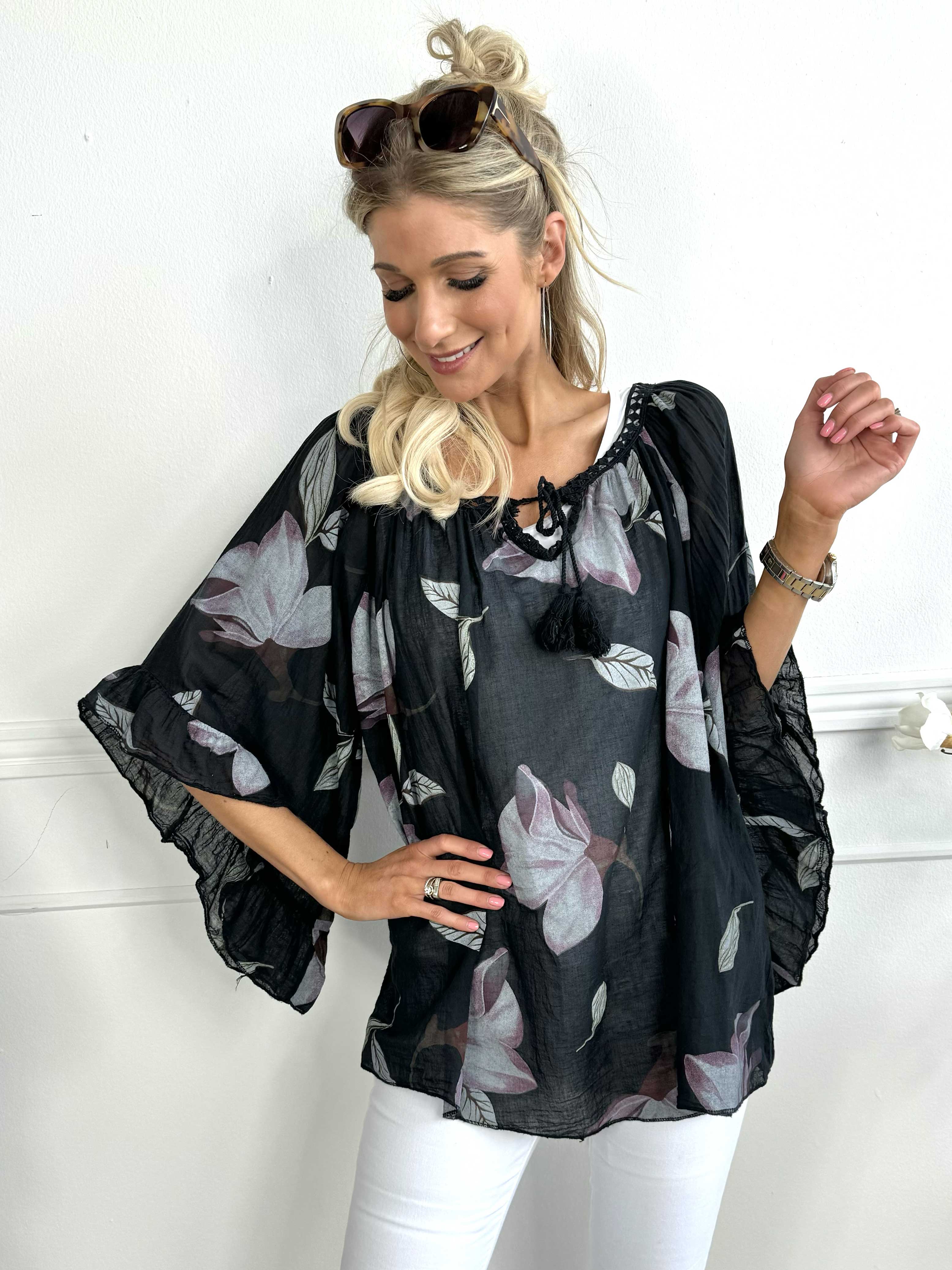 Marija flower - Söt blommig tunika med vackra ärmar